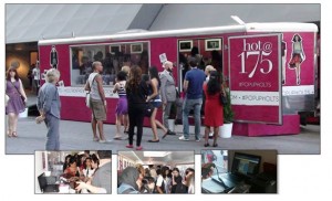 Berjualan  Fashion  Menggunakan  Mobil